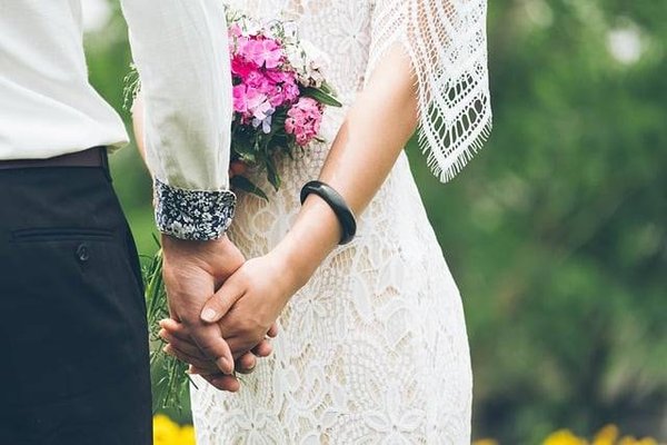 10 Astuces pour Organiser une Danse Surprise Inoubliable lors de Votre Mariage